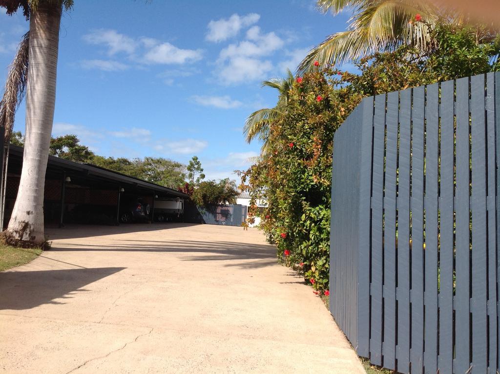 Emu Park Motel Exterior photo